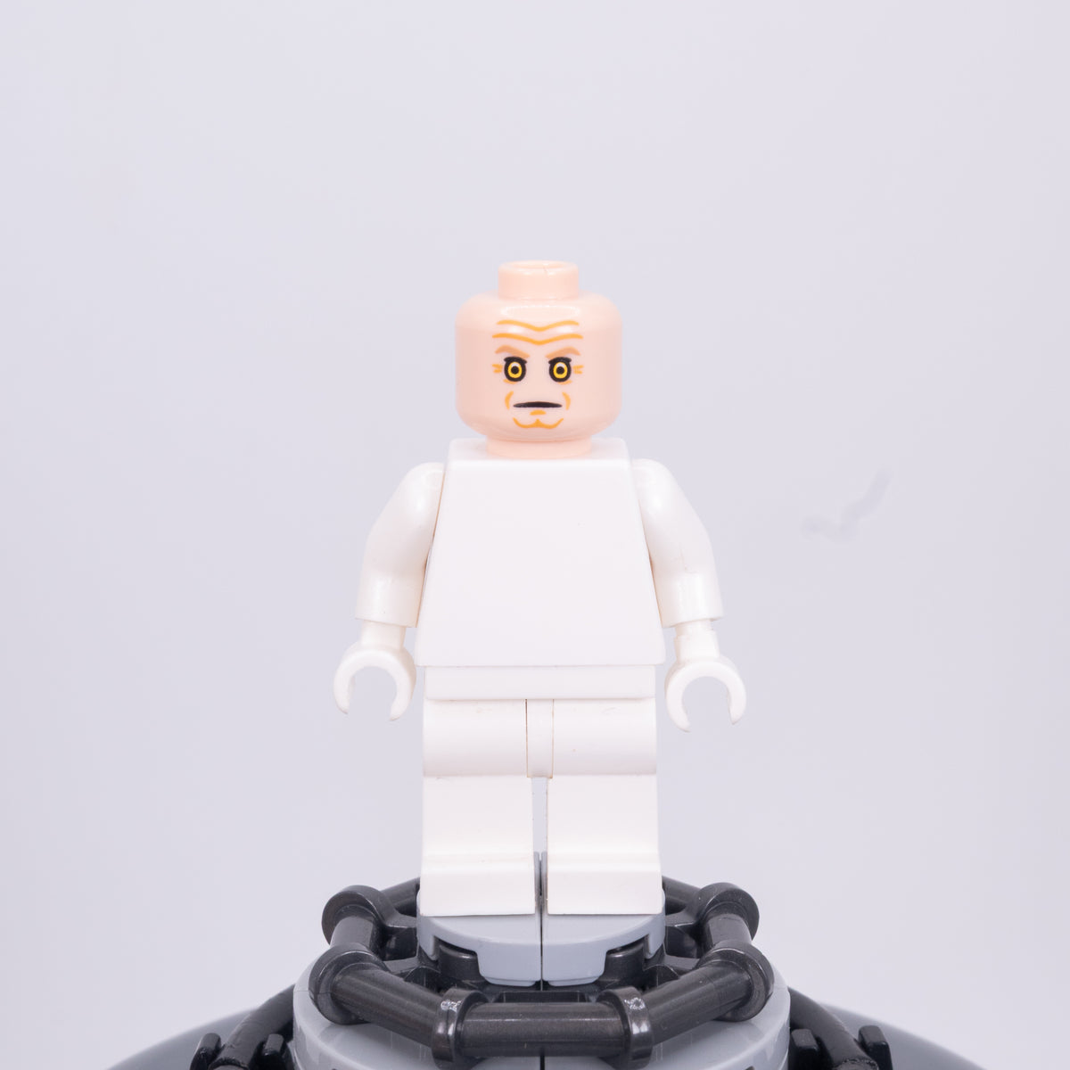 Captive Conniver Pupil Head